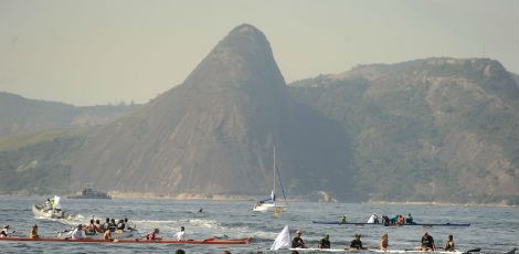 Baía de Guanabara recebe 380 velejadores em evento-teste para 2016