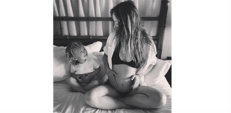Olivia Wilde publica foto e anuncia sua segunda gravidez
