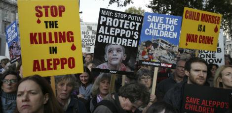 Londres faz protesto contra bombardeios em Aleppo