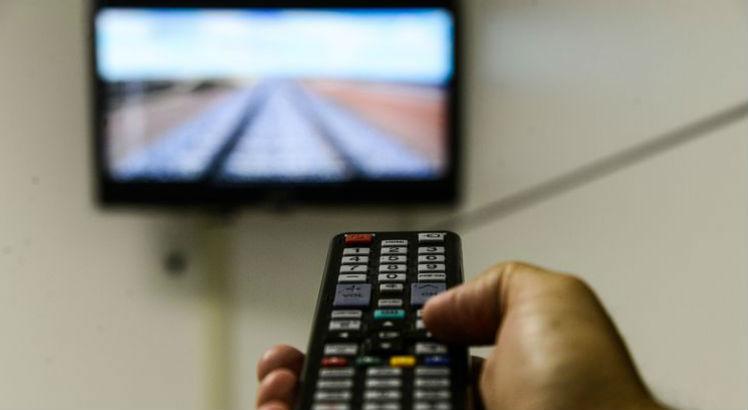 Acesso à internet por TV já é maior do que por tablet, diz IBGE
