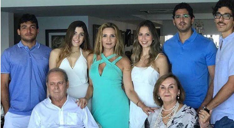 Amadeu, dona Socorro, a filha Sabrina e os netos / Foto: Reprodução Instagram
