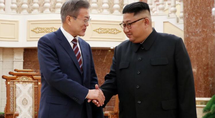 Moon Jae-in e Kim Jong Un se reuniram em em Pyongyang / Foto: PYEONGYANG PRESS CORPS / AFP
