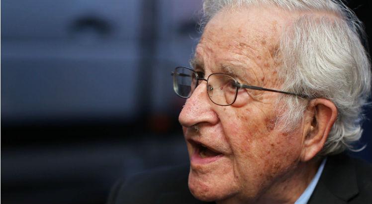Para Chomsky, a eleição deste ano é 