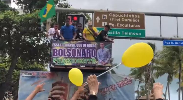 Polêmica com mulheres marca ato pró-Bolsonaro na Zona Sul do Recife / Foto: Reprodução / Facebook