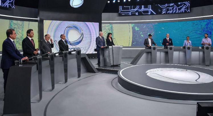 Oito candidatos participaram do encontro / Foto: NELSON ALMEIDA / AFP
