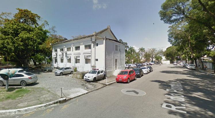 As alunas prestaram queixa na Delegacia da Mulher de Santo Amaro, área central do Recife / Foto: Reprodução/ Google Street View