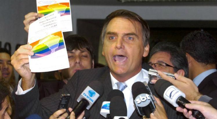 Resultado de imagem para PT pede direito de resposta no TSE contra Bolsonaro em torno de suposto 'kit gay'