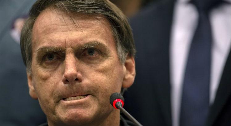Resultado de imagem para ApÃ³s Haddad apagar informaÃ§Ã£o falsa, Bolsonaro ataca o petista em rede social