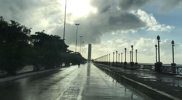 Esta terça-feira (23) deve ser de céu nublado a parcialmente nublado em todo o Estado / Foto: Bruna de Oliveira/Rádio Jornal
