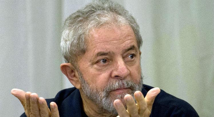 No pedido, a defesa de Lula volta a suscitar a suspeição do juiz Sergio Moro para julgar Lula / Foto: Nelson Almeida/ AFP