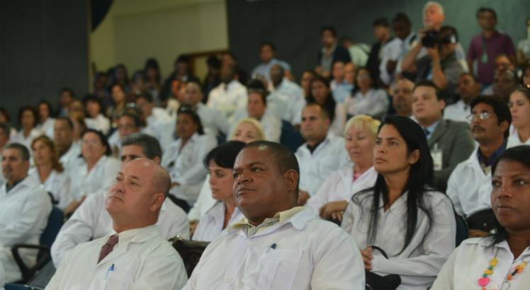 Associação Médica critica 'retaliação' cubana ao Mais Médicos