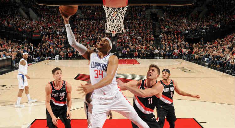 Clippers vencem Blazers e seguem líderes na NBA