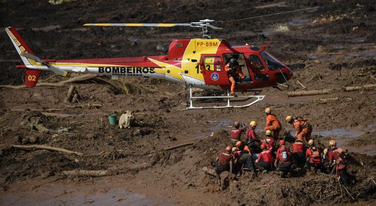 A barragem da mineradora Vale em Brumadinho, Minas Gerais, rompeu nessa sexta-feira (25). De acordo com a polícia, 279 pessoas ainda estão desaparecidas / Foto: DOUGLAS MAGNO / AFP

