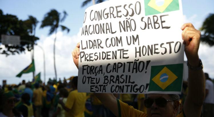 No Recife, manifestantes também se colocaram contra o Congresso Nacional / Foto: Léo Motta/JC Imagem
