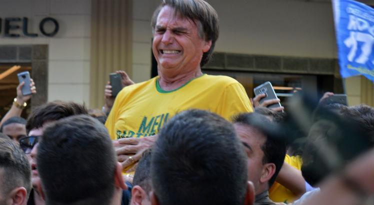 Durante a campanha eleitoral de 2018, Bolsonaro recebeu uma facada de AdÃ©lio em um ato na cidade de Juiz de Fora (MG) / Foto: Raysa Leita/ AFP