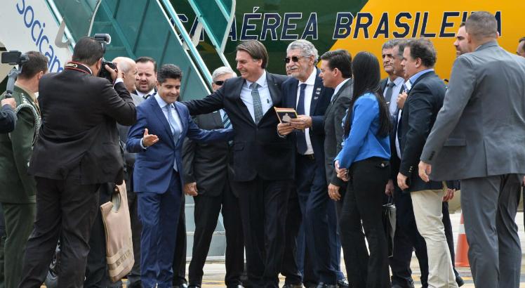 O presidente desembarcou por volta das 11h desta terça-feira (23) / Foto: Divulgação/Twitter