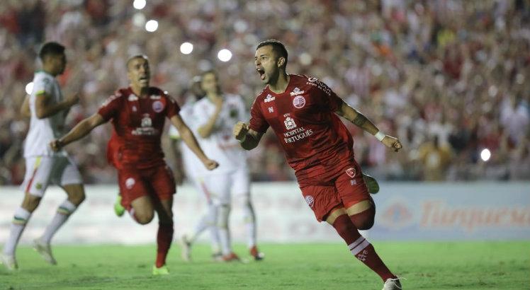 Jiménez marcou o gol da vitória alvirrubra / Bobby Fabisaki/JC Imagem