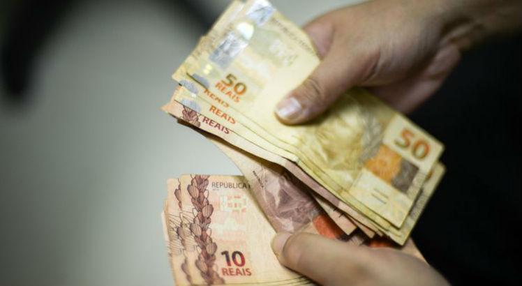 A cada R$ 1 de aumento no salário mínimo é gerado um custo adicional de R$ 302 milhões ao governo, segundo o ministério da Economia / Foto: Marcello Casal Jr/ Agência Brasil