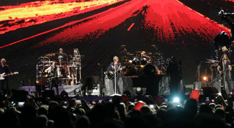 Bon Jovi subiu ao palco às 21h26 / Foto: Alexandre Gondim/JC Imagem