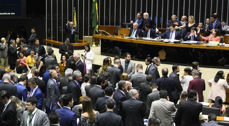 Governo Bolsonaro: guerra de decretos traduz tensionamento com o Poder Legislativo
