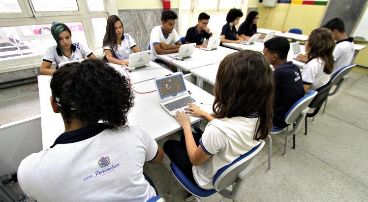 Hoje, o Estado conta com 412 escolas em tempo integral / Foto: Sérgio Bernardo/Acervo JC Imagem
