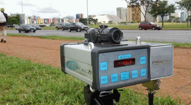 Em agosto, Bolsonaro falou no fim de radares móveis em estradas / Foto: Agência Brasil