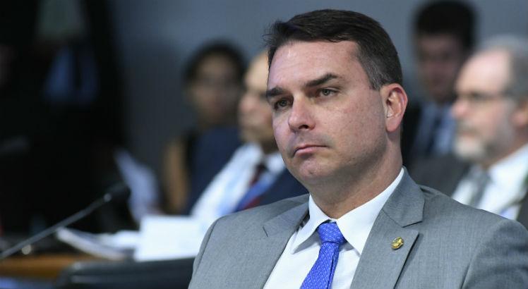 'Movimentar dinheiro não é crime', diz advogado de Flávio Bolsonaro