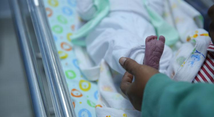 Pernambuco investiga morte de bebê de três dias por coronavírus
